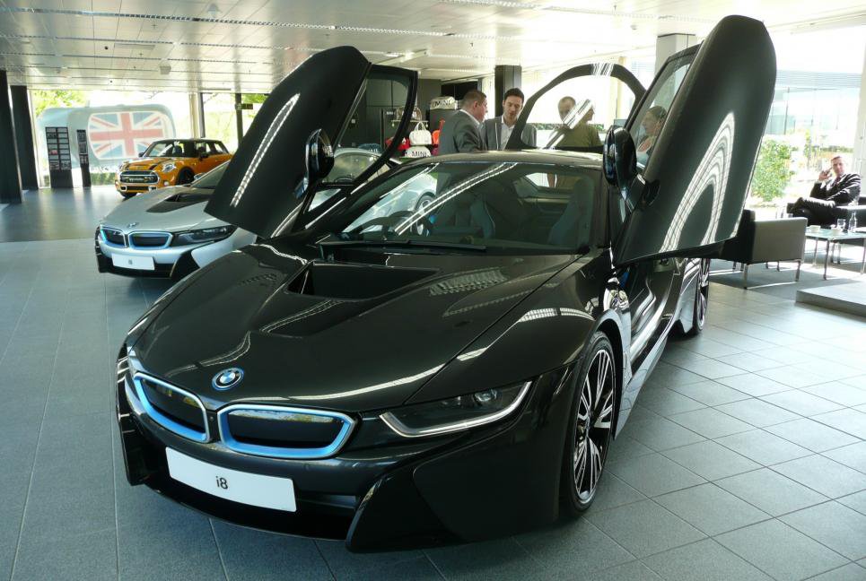 BMW i8 - Sophisto Grey (+ iBlue accent) 01-006 (P1020763).jpg