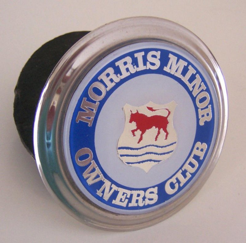 Morris-Minor-Owners-Club-Car-Grill-Badge.jpg